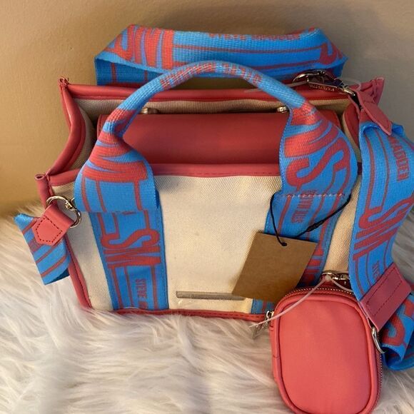 NWT NWT Steve Madden Crossbody/Canavs/Tote
w/AirPod Case - Blue & Pink - Picture 7 of 9